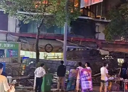 广告牌为何会坠落，“飞来横祸”如何防？